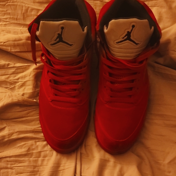RETRO RED #4 JORDANS - Picture 2 of 7